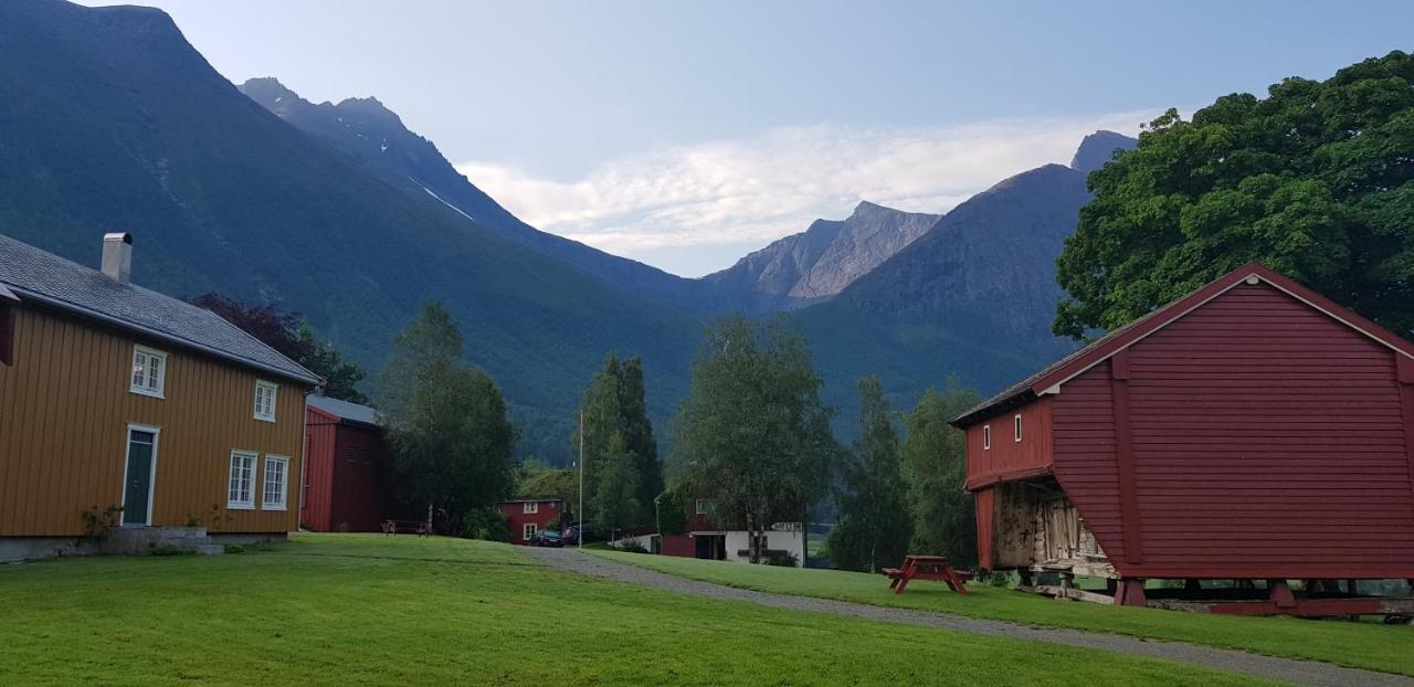Lensmansgarden Marteinsgarden Apartment Innfjorden Bagian luar foto